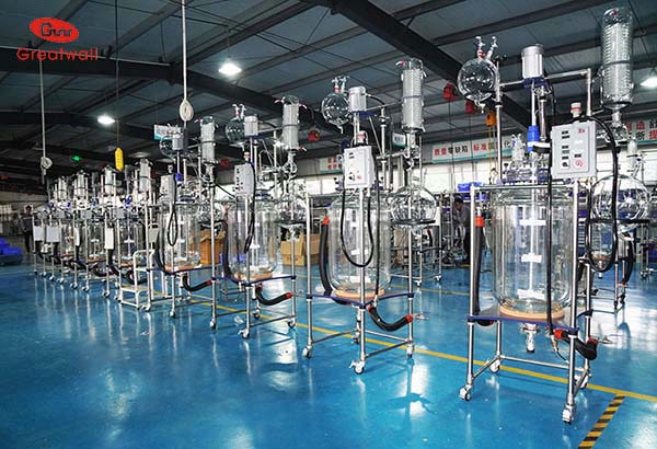 夾套玻璃反應(yīng)釜如何選擇?