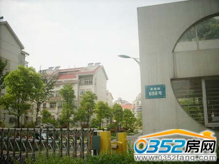 �e�����T��