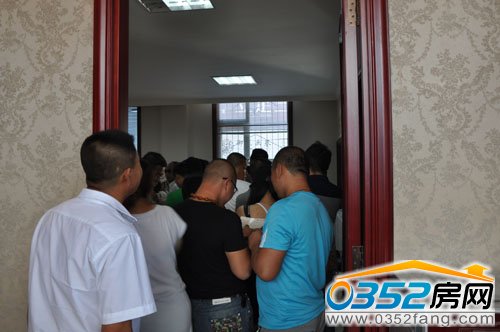 �͑�(h��)����(ji��ng)�F(xi��n)��(ch��ng)