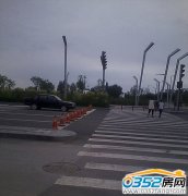 7��27��̫��·������ʮ��·�ڽ��R̎�M(j��n)�з�·