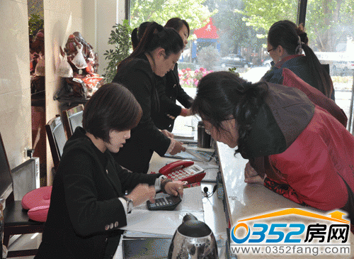 �������A������Ƿ��ݵĿ͑�