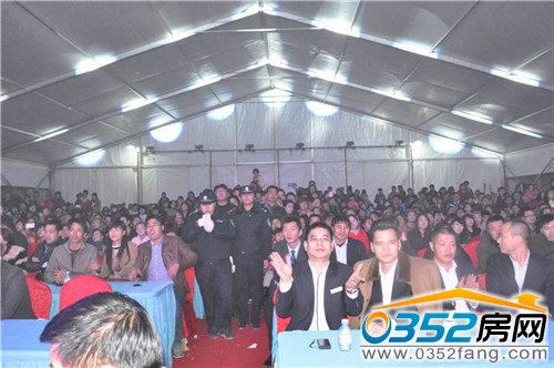 ��ӬF��������������ǰ������