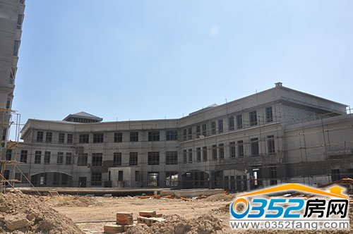 千禧御東畫卷會所完成窗框安裝