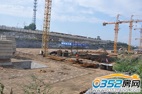 奕城名都11——15號樓正在打樁