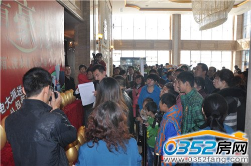 �ҽ𵰻��׌�F���gЦ�Z����