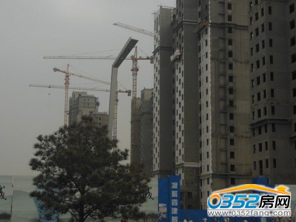 親水灣龍園 親水灣龍園4.10日部分樓座開始涂外立面