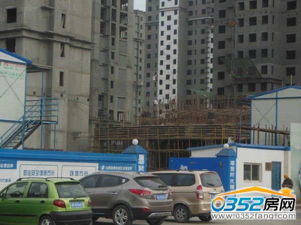 親水灣龍園 親水灣龍園部分商鋪開始二層建設