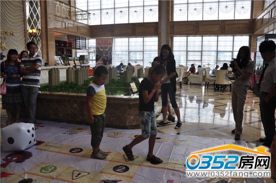 ��ӬF����՟���