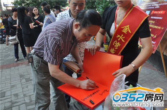 ���e����