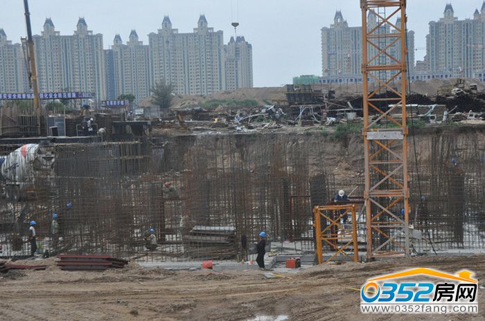 17100944e0761c25735777.jpg 2016.08.16日10#負二層基礎模板安裝_副本.jpg