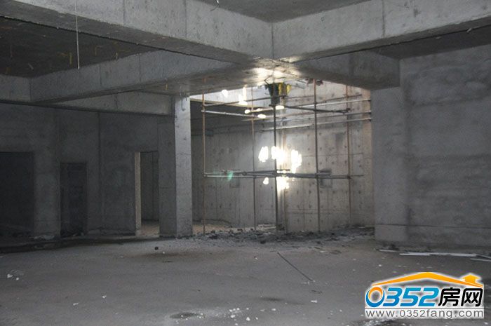 261204418eae04de505921.jpg 宴會(huì)廳地下采光井.JPG