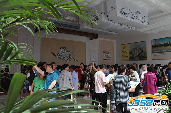 271740294f2804e7881290.jpg 網(wǎng)友普討論碧水云天700.jpg