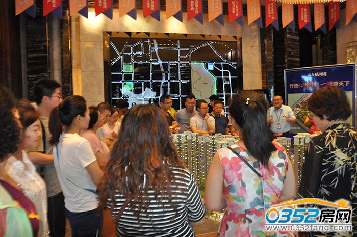 27174425941ea0dc8f8040.jpg 富力沙盤700.jpg