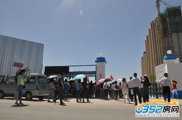 27174536805f5cc4d61705.jpg 網(wǎng)友走進星際工地700.jpg