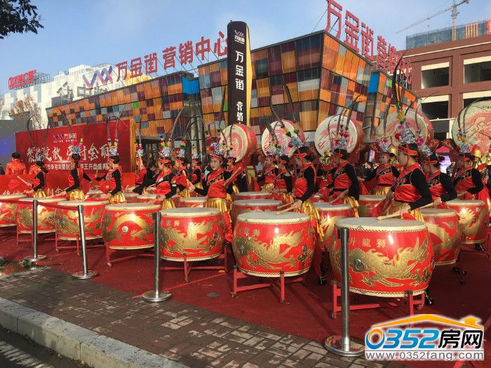 221702131a2e9bd95f7020.jpg lvgu.jpg