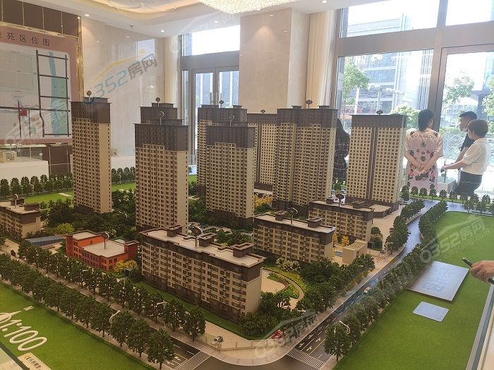 08115434077d5889002509.jpg 6.8.9.jpg